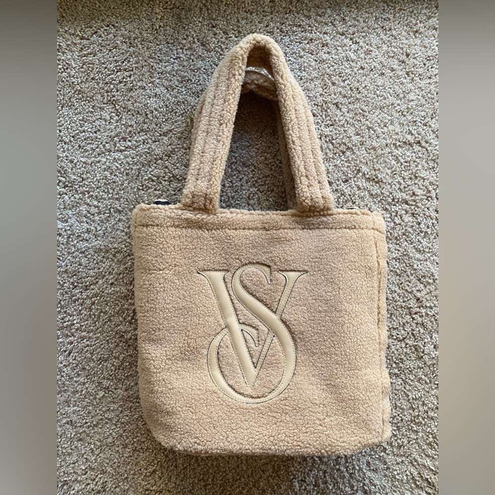 NWT VS Sherpa Tote
